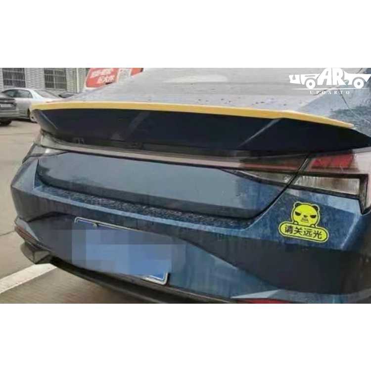 hyundai elantra with spoiler