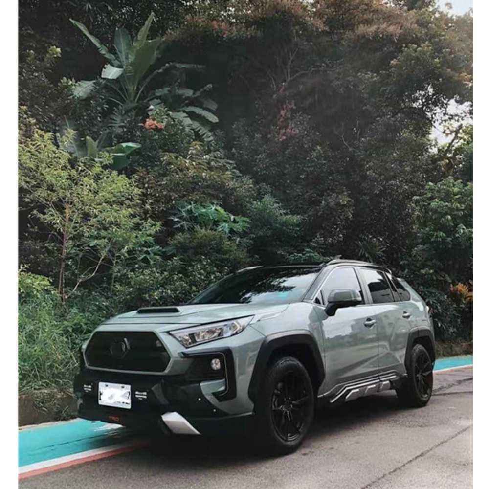 Toyota RAV4（4×4）Front Fog Light Trim Eyebrow