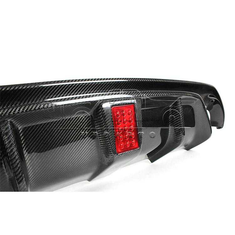 q50 rear diffuser with light