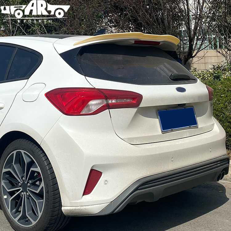focus st boot spoiler