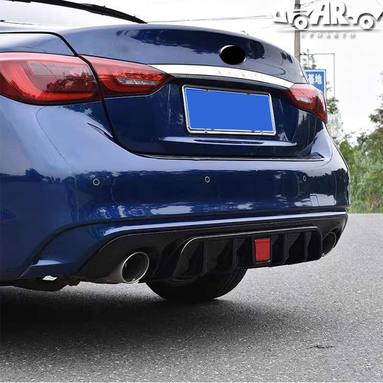 q50 with light rear bumper lip