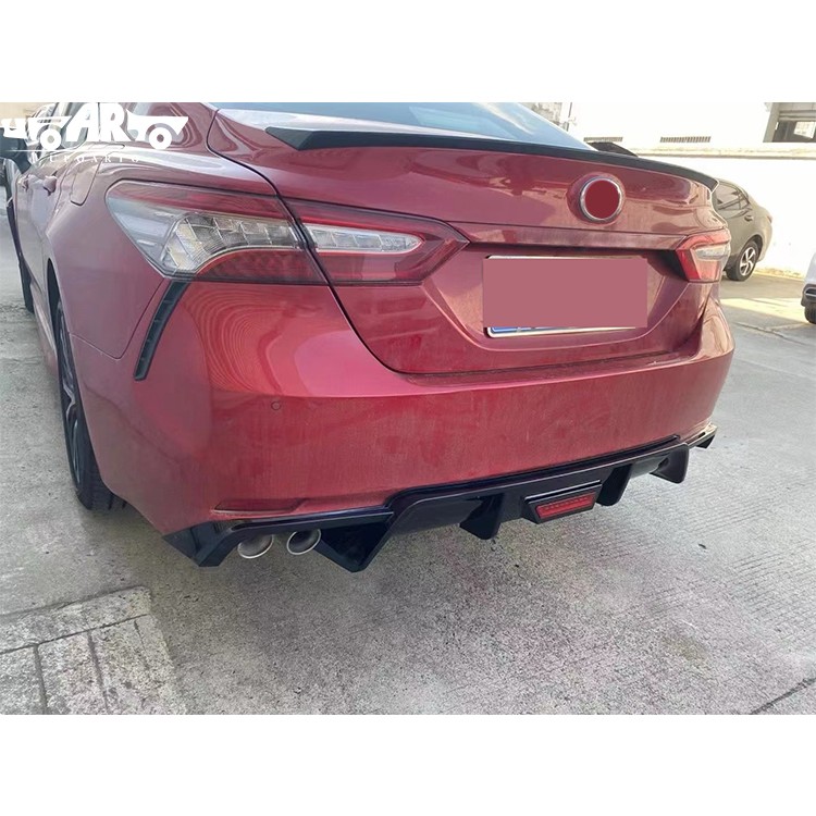 camry with lamp rear diffuser