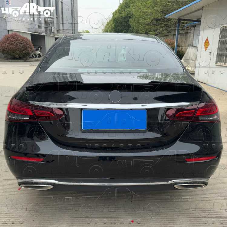 2021 w213 rear spoiler