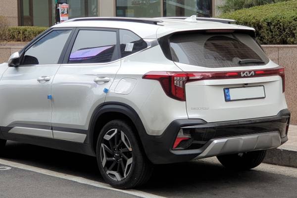 Kia Seltos rear Kia Seltos rear