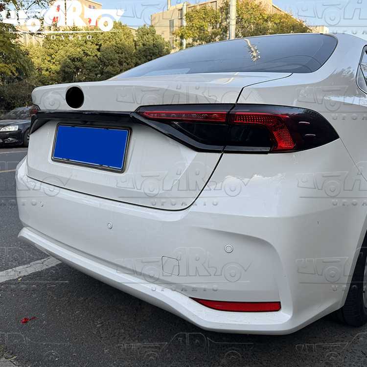 Rear Trunk Trim Strip for Toyota Corolla Sedan Rear Trunk Trim Strip for Toyota Corolla Sedan