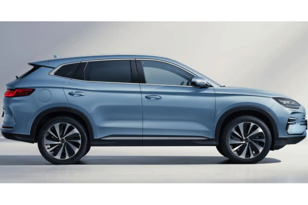 BYD Song Plus DM-i side